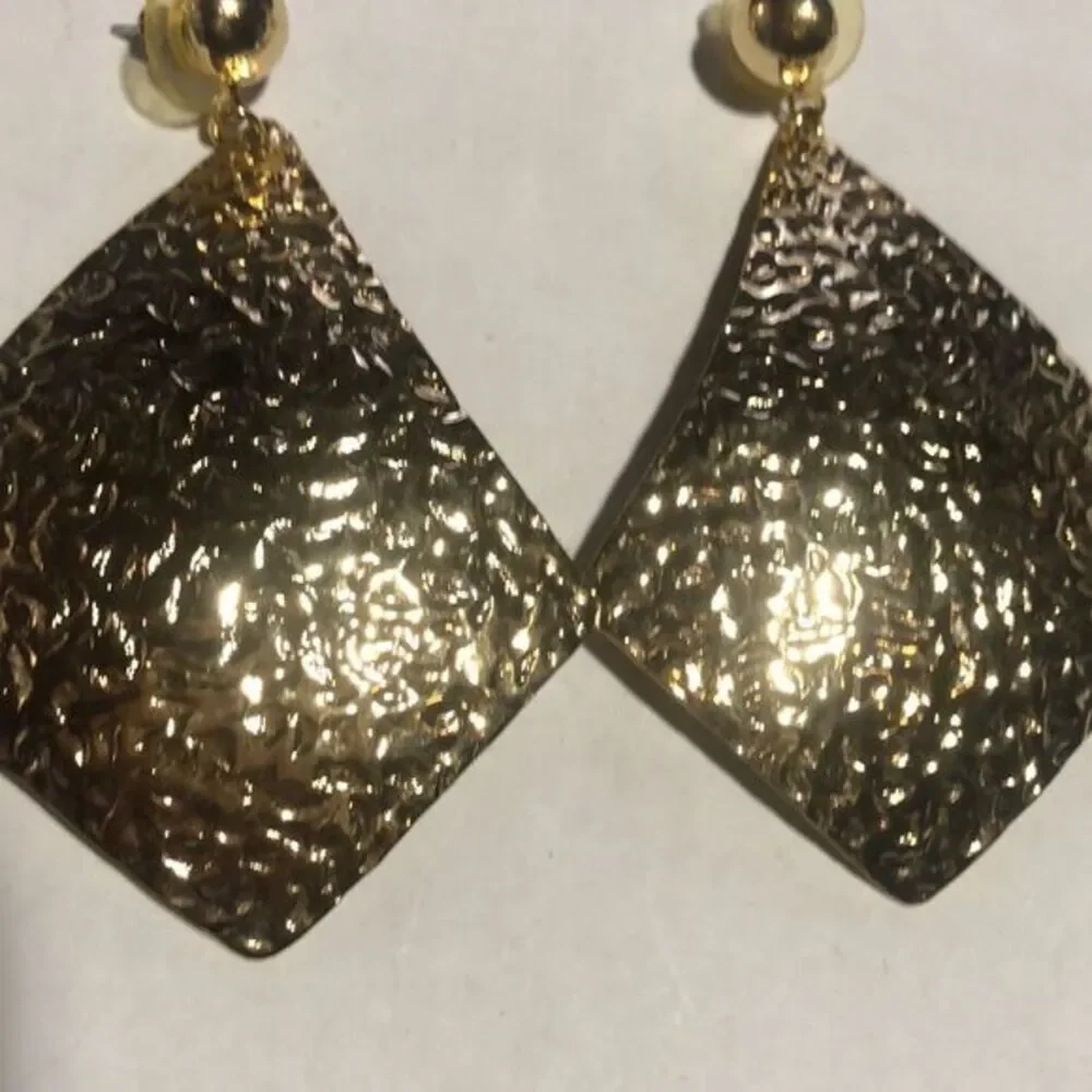 VTG 80s Gold Hammered Metal‎ Diamond Dangle Earrings Retro Statement
